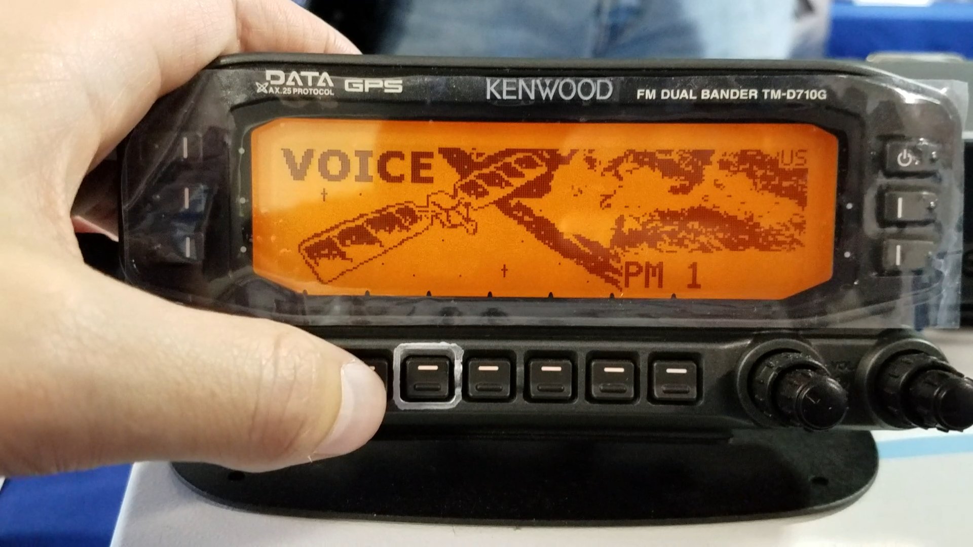 ARISS 25 watt JVC Kenwood D710GA at Hamvention 2017 - Credit John Brier KG4AKV